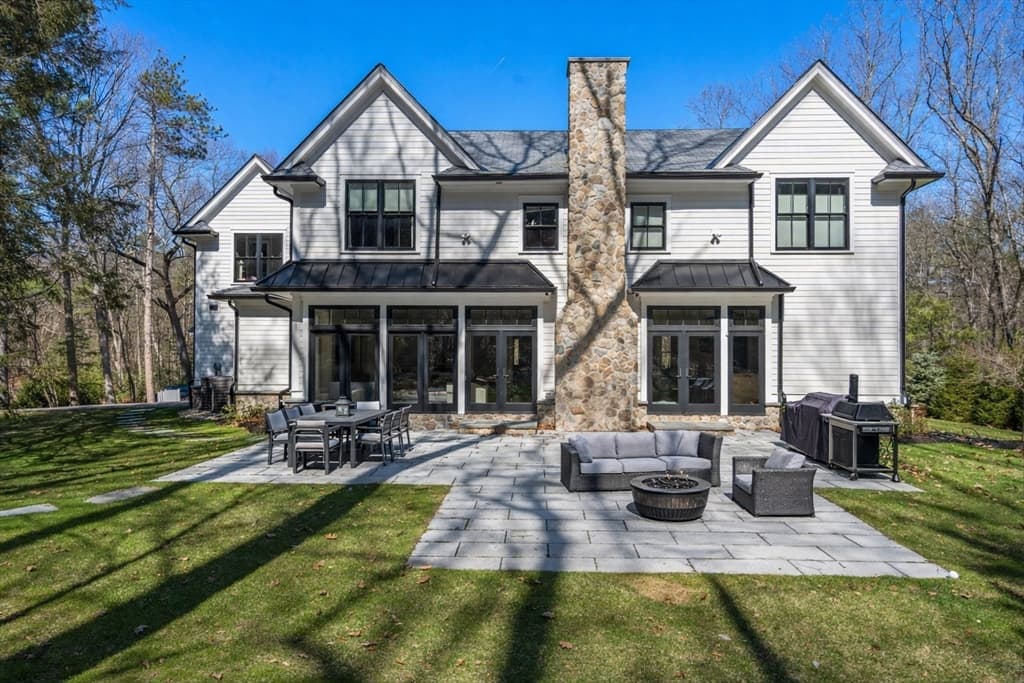 196 Pond Road, Wellesley MA 02482 photo 2