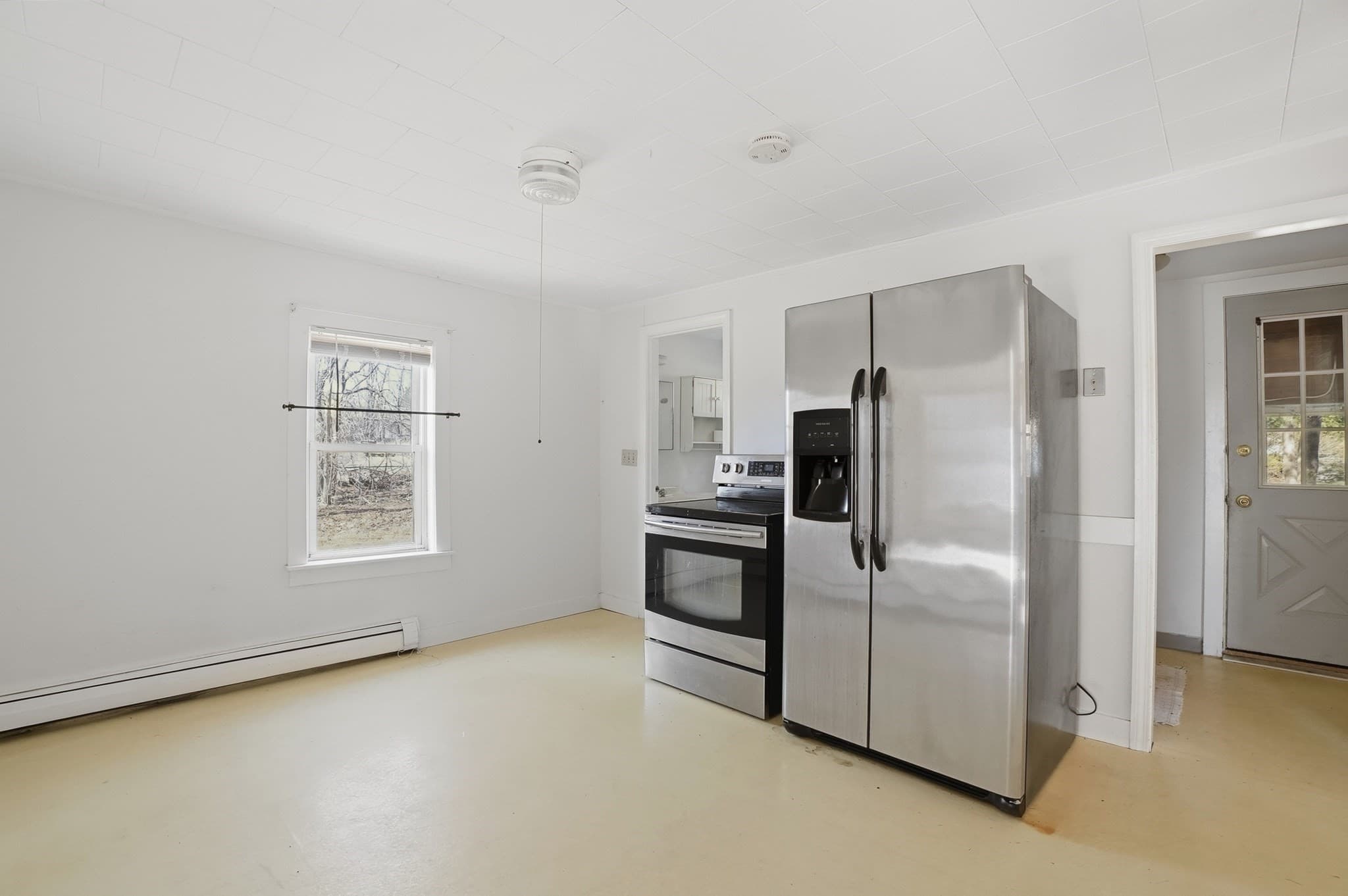 Single Family Residence at 4 County Lane, Easton MA 02375, photo 3 of 27
