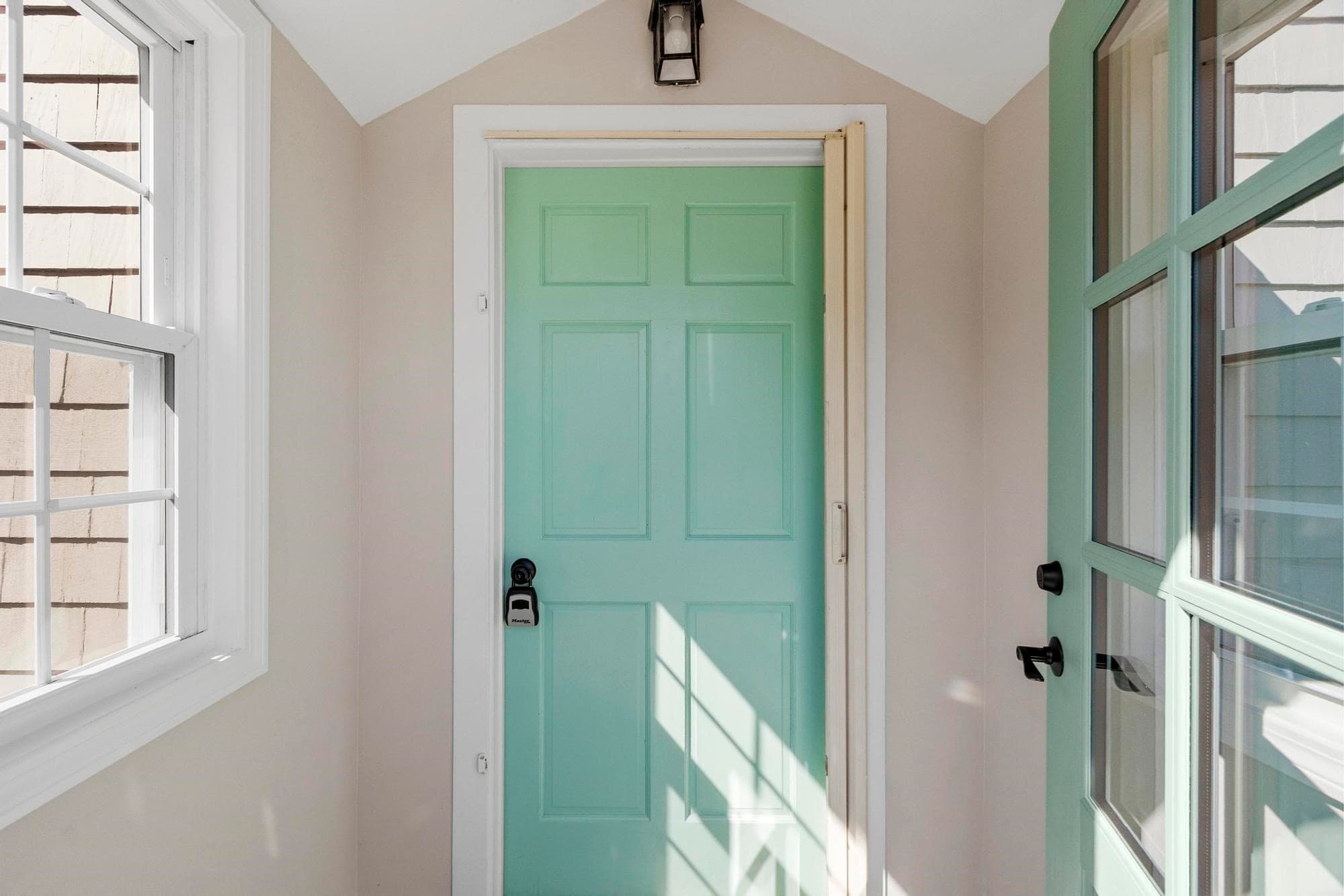 Single Family Residence at 270 Northern Blvd, Newburyport MA 01950, photo 5 of 40