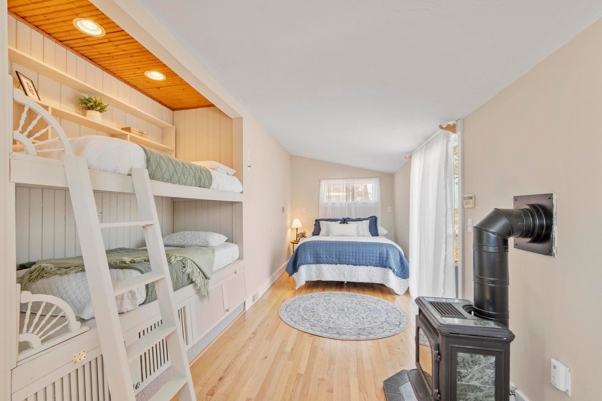 Single Family Residence at 270 Northern Blvd, Newburyport MA 01950, photo 19 of 40