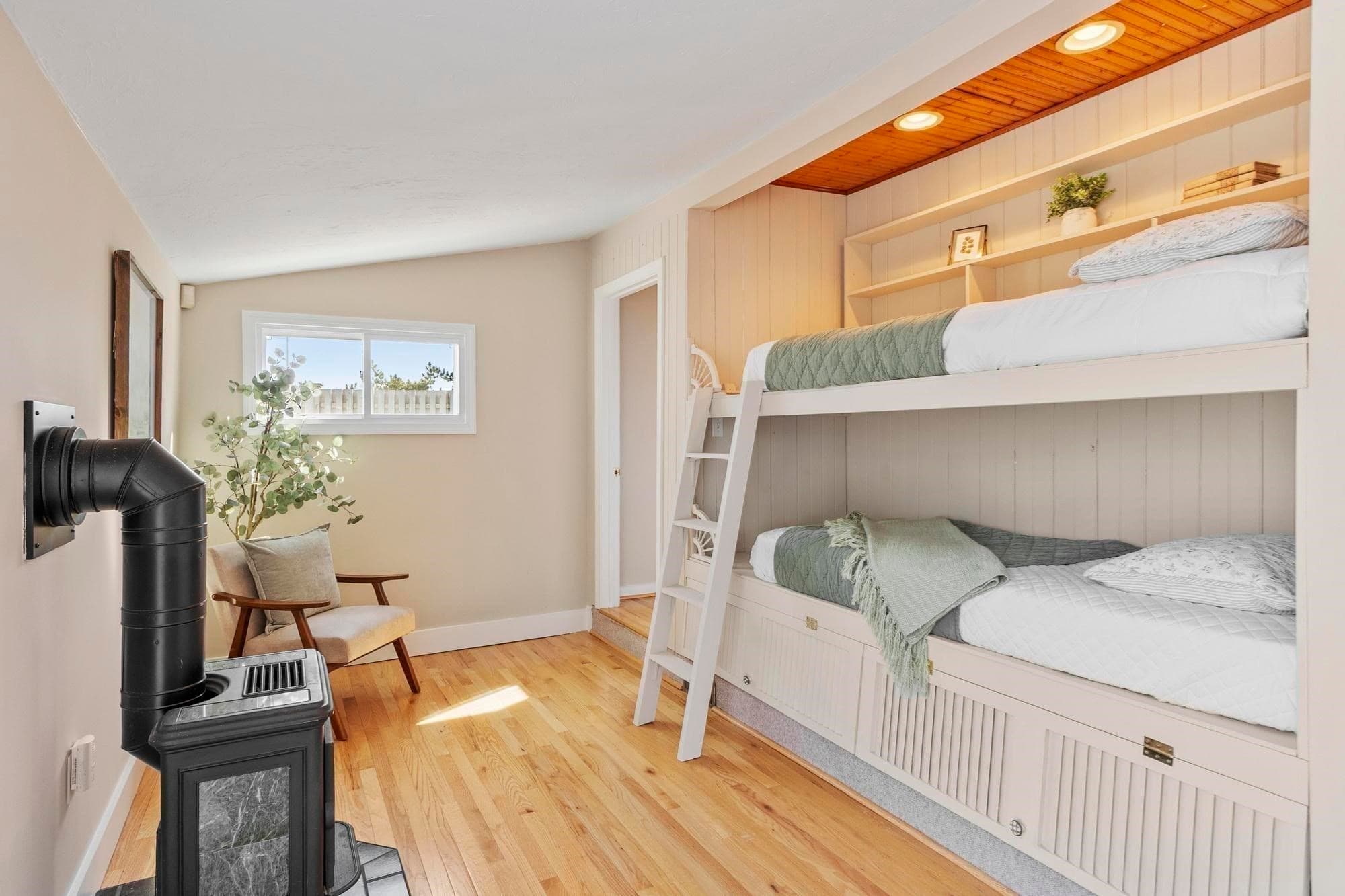 Single Family Residence at 270 Northern Blvd, Newburyport MA 01950, photo 21 of 40