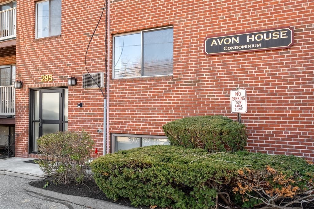Condominium at 295 Main Street # 16, Reading MA 01867, Reading, photo 17 of 21