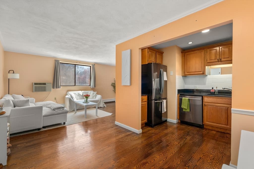 Condominium at 295 Main Street # 16, Reading MA 01867, Reading, photo 5 of 21