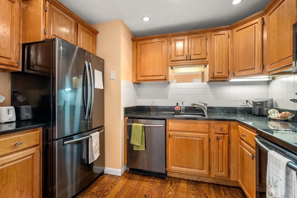 Condominium at 295 Main Street # 16, Reading MA 01867, Reading, photo 8 of 21