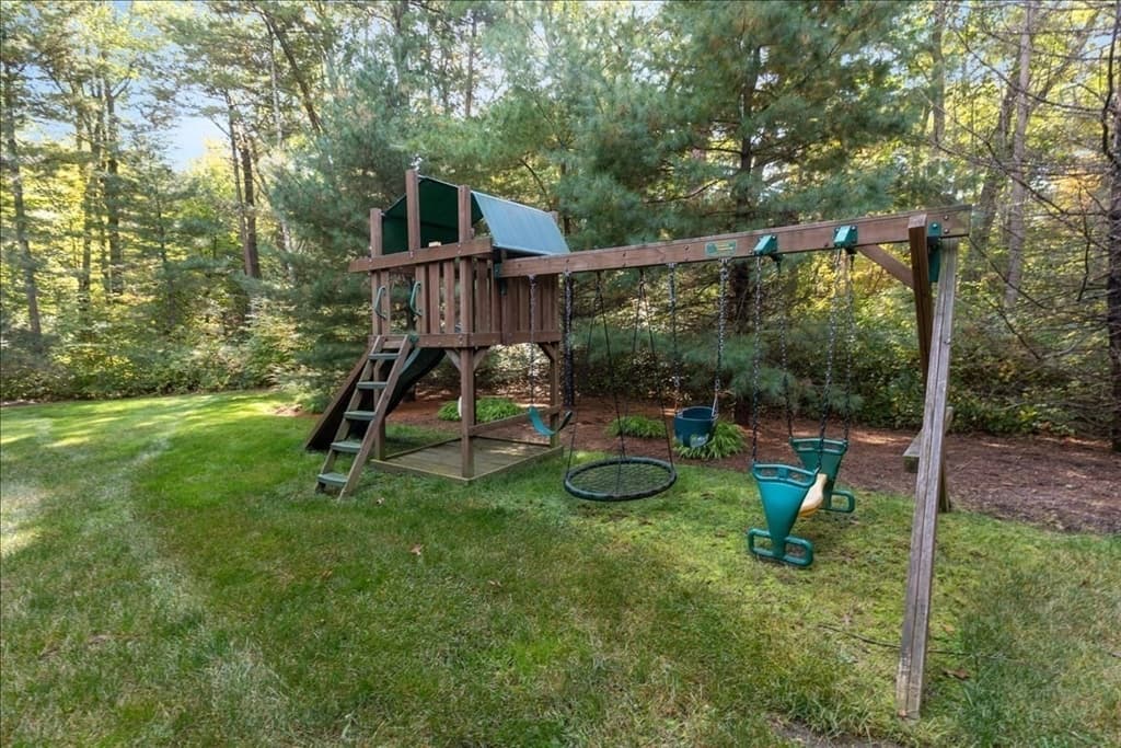 Condominium at 95 Black Rock Drive # 95, Hingham MA 02043, photo 27 of 32
