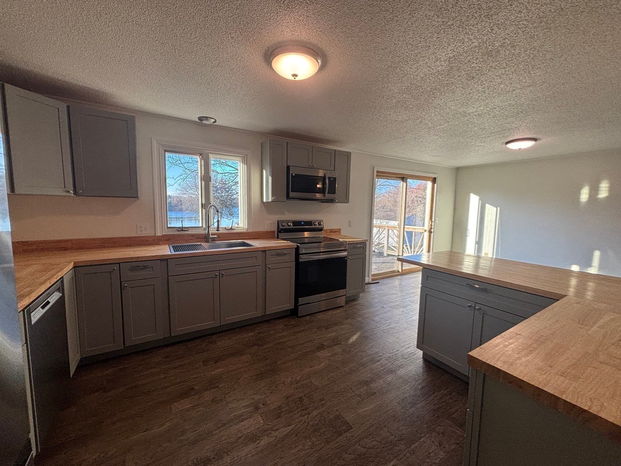 Single Family Residence at 1373 Center St, Ludlow MA 01056, photo 6 of 20