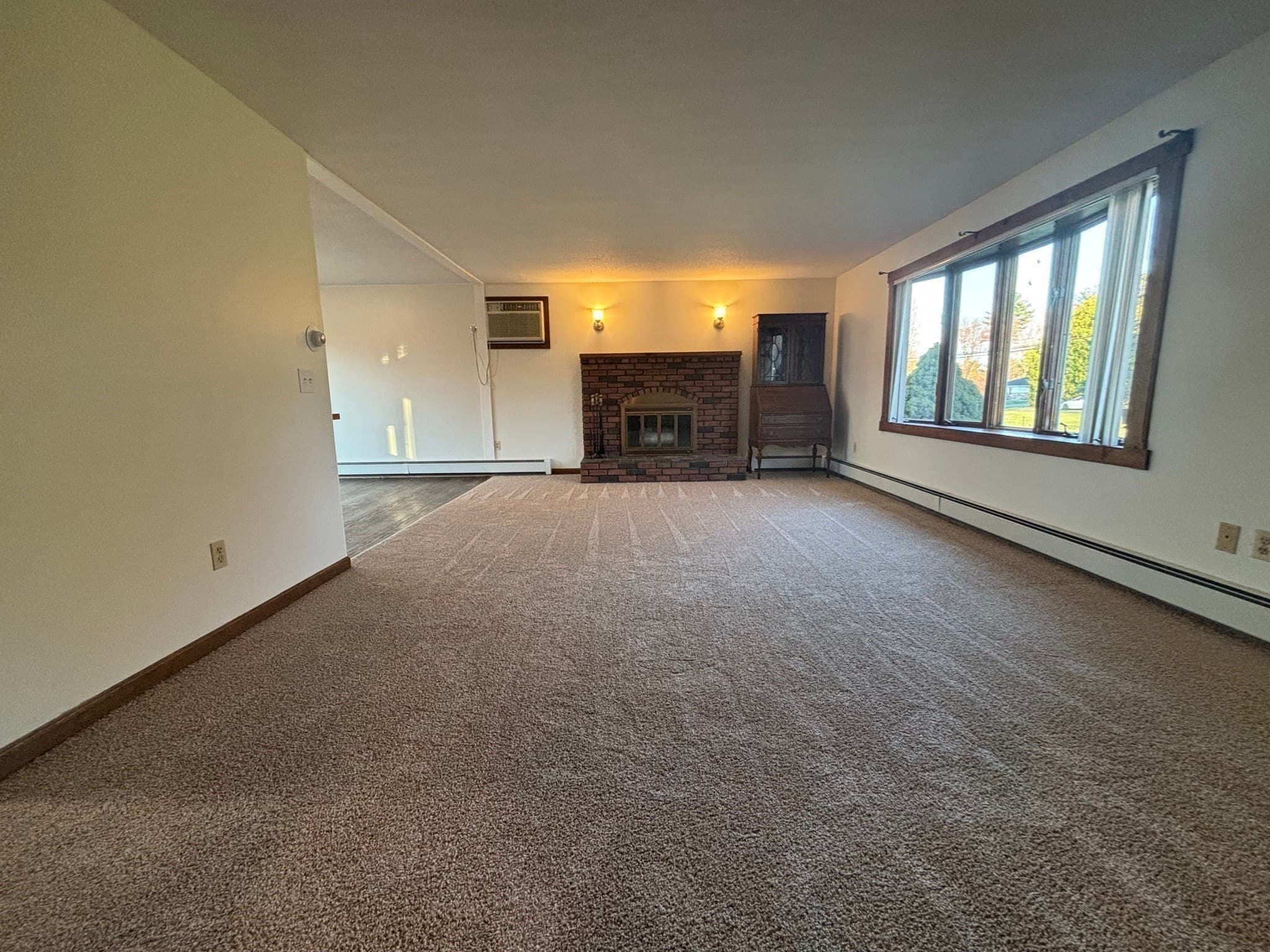 Single Family Residence at 1373 Center St, Ludlow MA 01056, photo 5 of 20