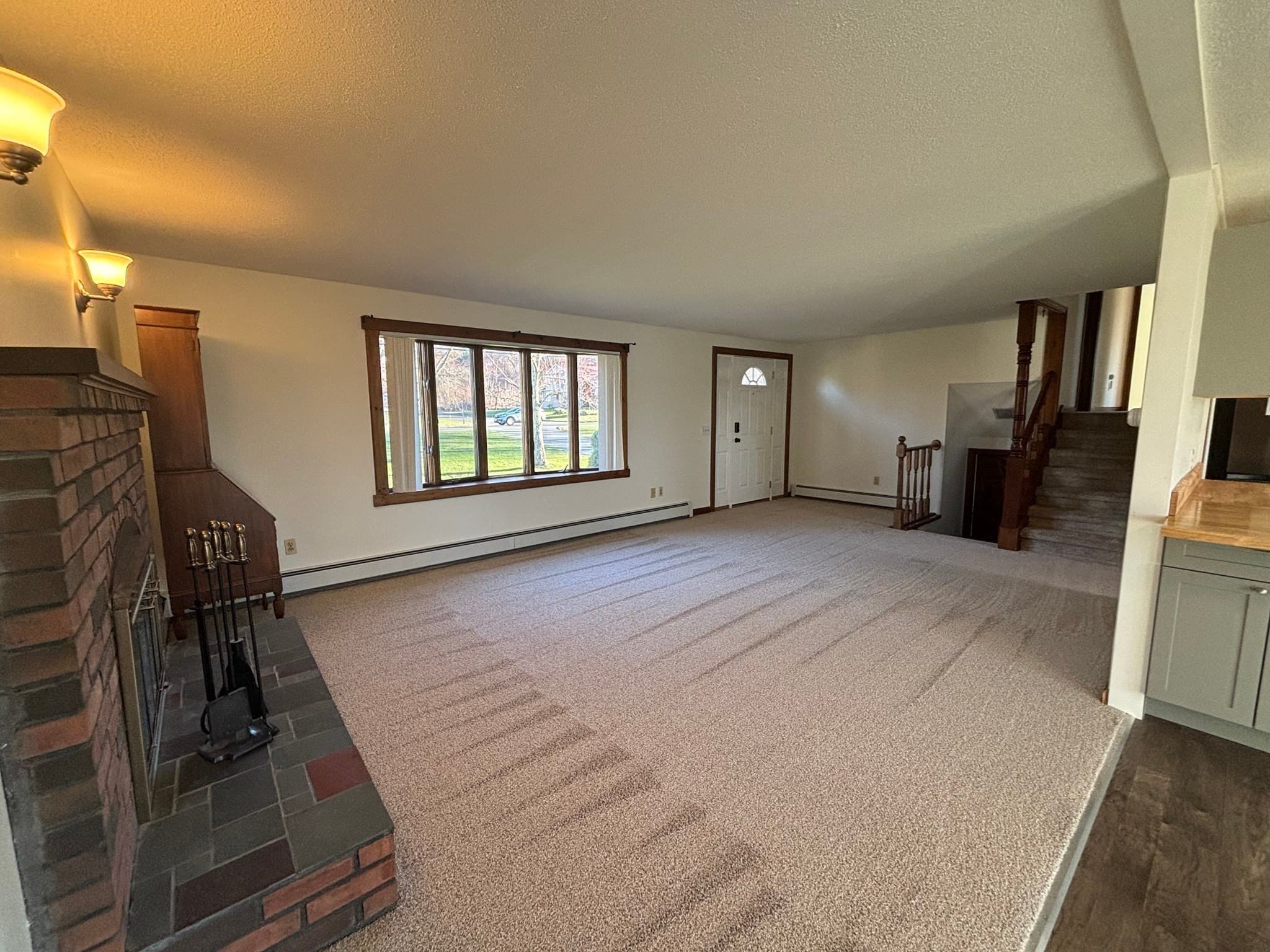 Single Family Residence at 1373 Center St, Ludlow MA 01056, photo 4 of 20
