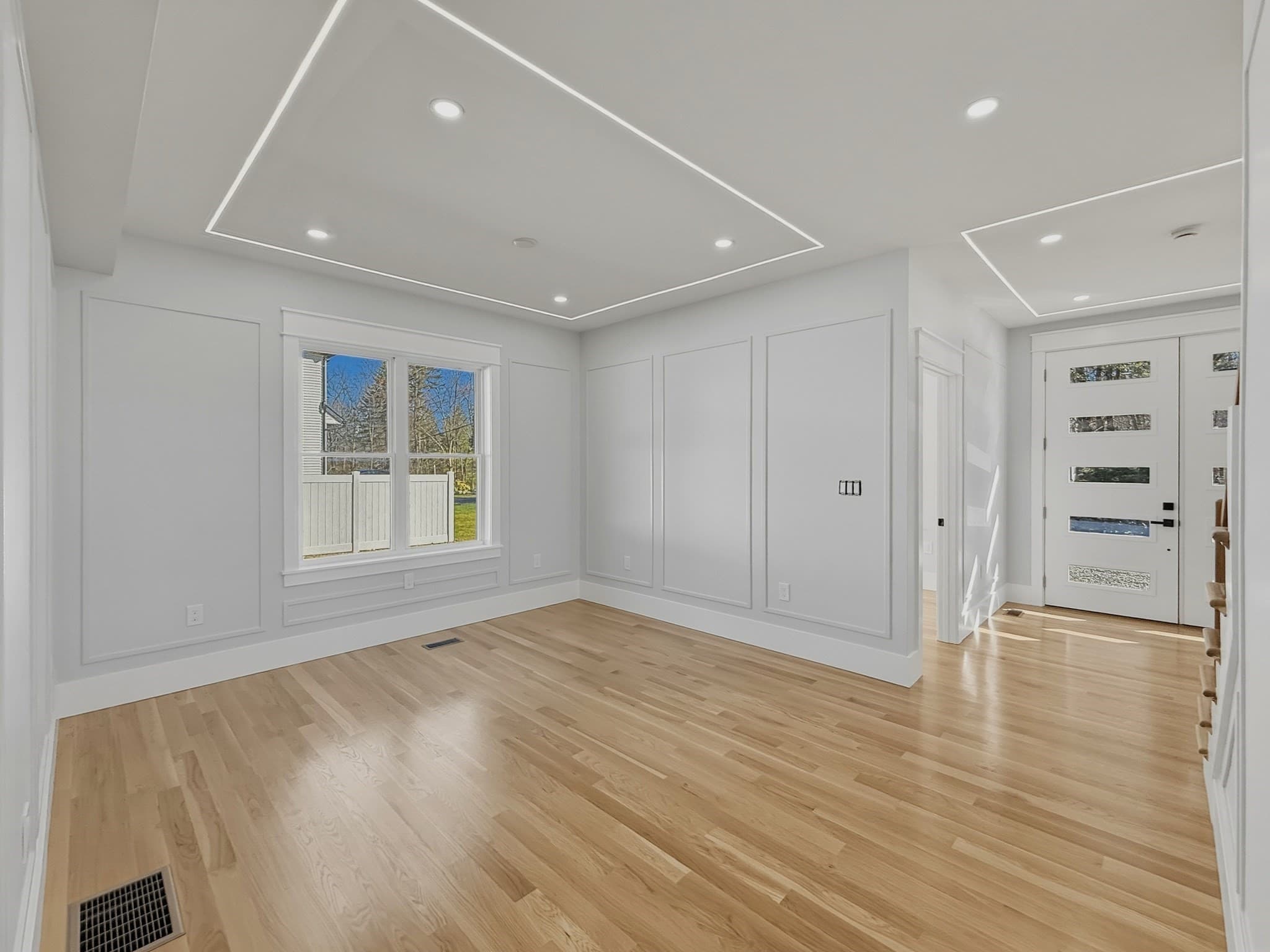 Single Family Residence at 42 High St, Shrewsbury MA 01545, photo 3 of 26