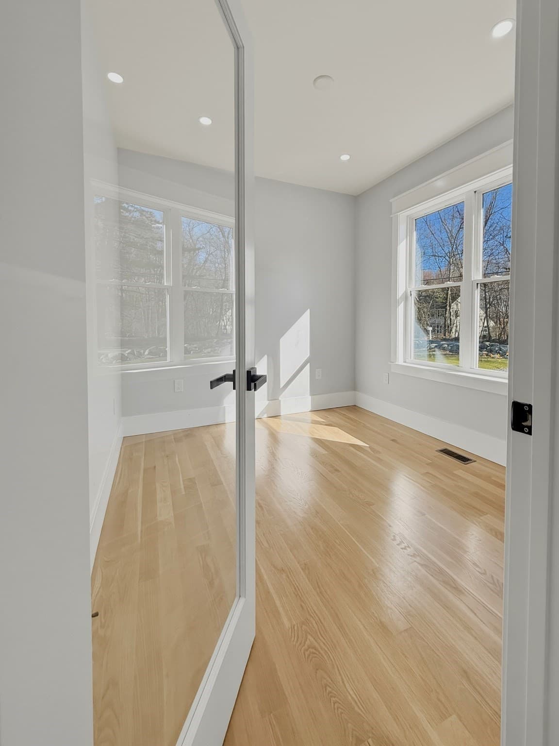 Single Family Residence at 42 High St, Shrewsbury MA 01545, photo 4 of 26