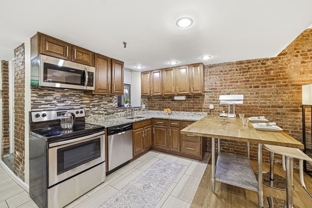 39 Hemenway St # 27, Boston MA 02115