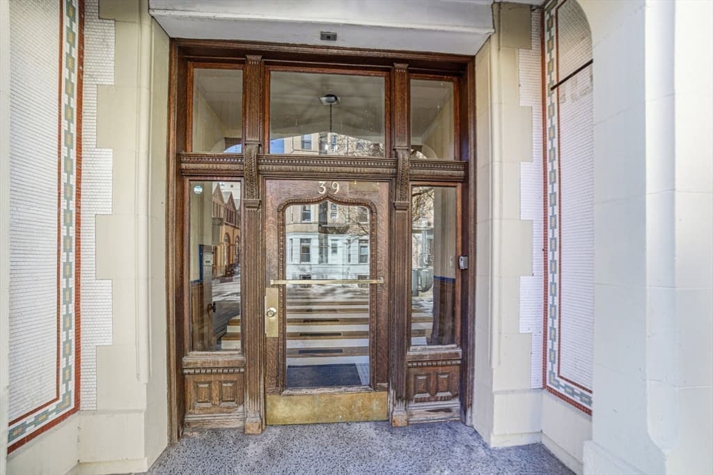Condominium at 39 Hemenway St # 27, Boston MA 02115, photo 18 of 26