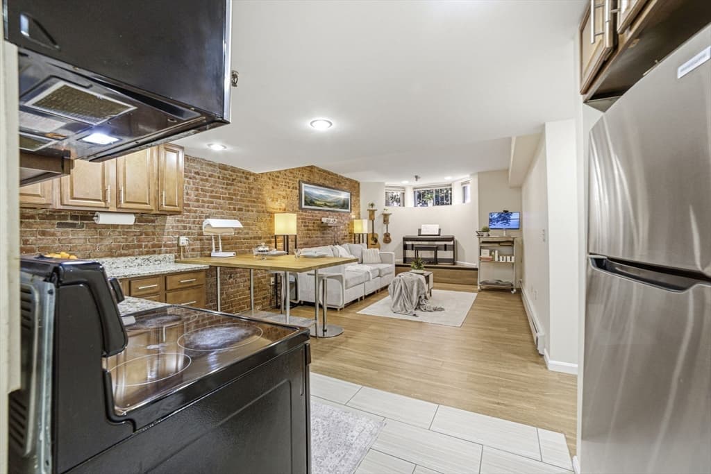 Condominium at 39 Hemenway St # 27, Boston MA 02115, photo 4 of 26