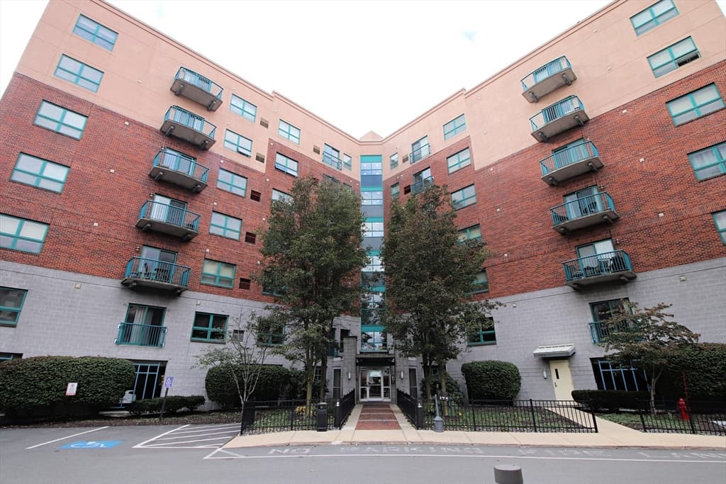 Condominium at 175 Cottage St. # 501, Chelsea MA 02150, Chelsea, photo 2 of 42