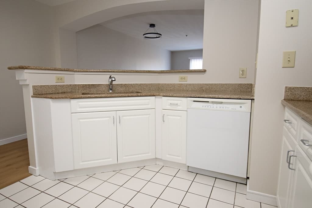 Condominium at 175 Cottage St. # 501, Chelsea MA 02150, Chelsea, photo 8 of 42