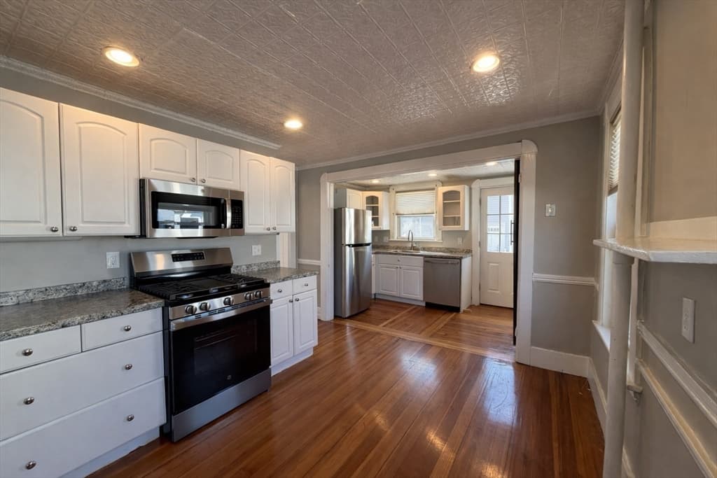 Single Family Residence at 481 Humphrey St, Swampscott MA 01907, Swampscott, photo 9 of 28