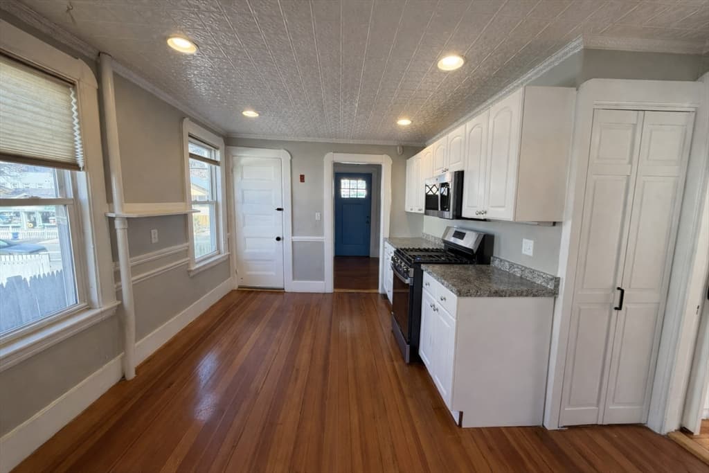 Single Family Residence at 481 Humphrey St, Swampscott MA 01907, Swampscott, photo 10 of 28