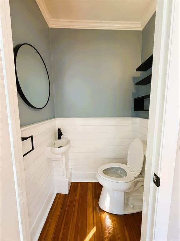 Single Family Residence at 481 Humphrey St, Swampscott MA 01907, Swampscott, photo 8 of 28