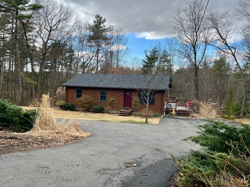 435 Montague Rd, Sunderland MA 01375