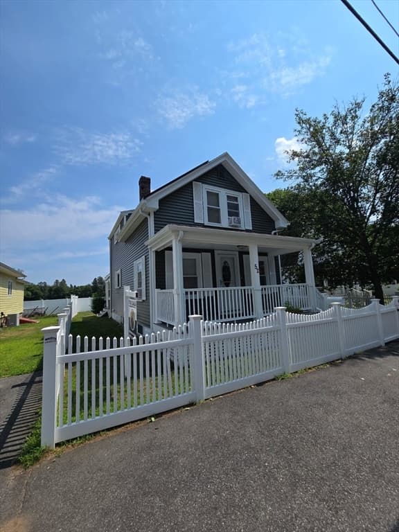 52 Glenwood Rd, Lynn MA 01904