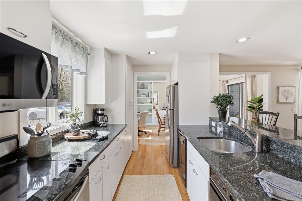 Condominium at 100 Mid-Iron Way # 7027, Mashpee MA 02649, photo 3 of 42