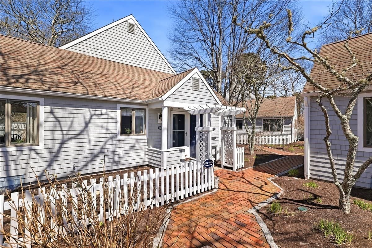 100 Mid-Iron Way # 7027, Mashpee MA 02649