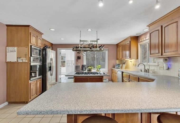 Single Family Residence at 1 Lighthouse Ln, Sandwich MA 02644, photo 3 of 42
