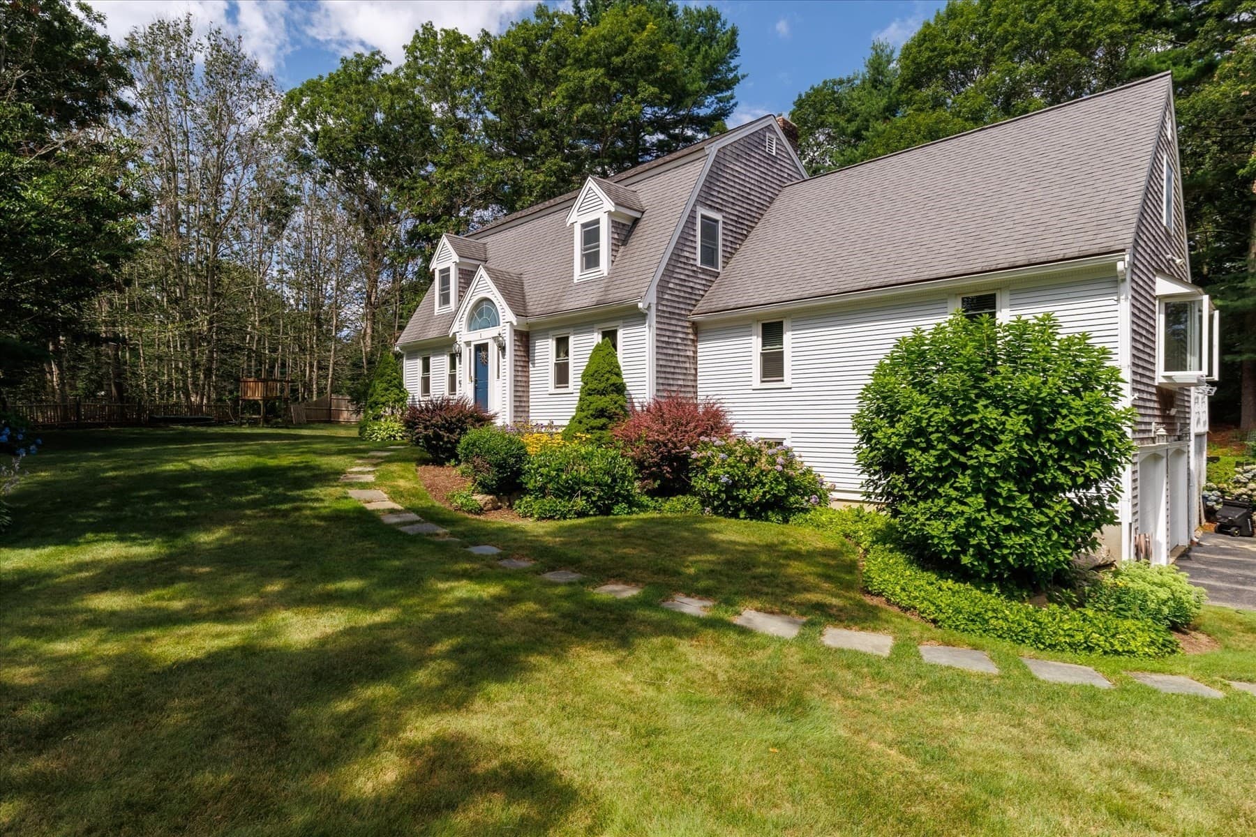 1 Lighthouse Ln, Sandwich MA 02644