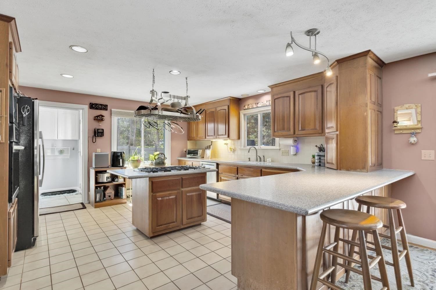 Single Family Residence at 1 Lighthouse Ln, Sandwich MA 02644, photo 10 of 42