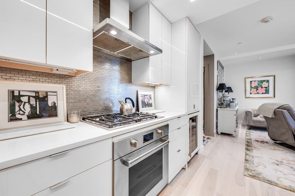 Condominium at 32 Traveler Street # 701, Boston MA 02118, photo 6 of 30