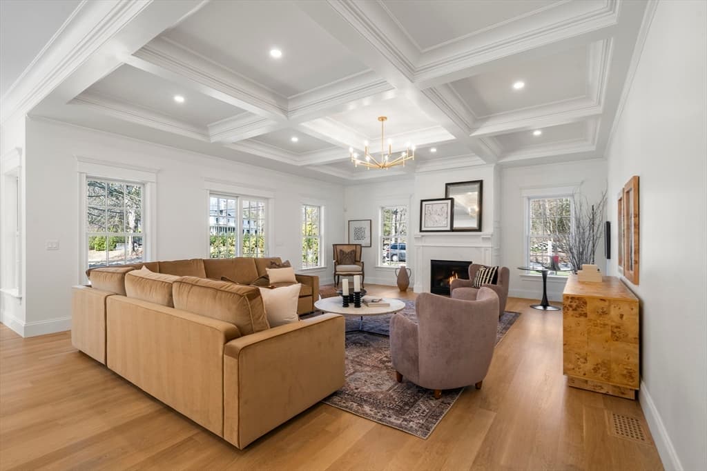 Single Family Residence at 1 Tuttle Lane, Lynnfield MA 01940, Lynnfield, photo 11 of 42