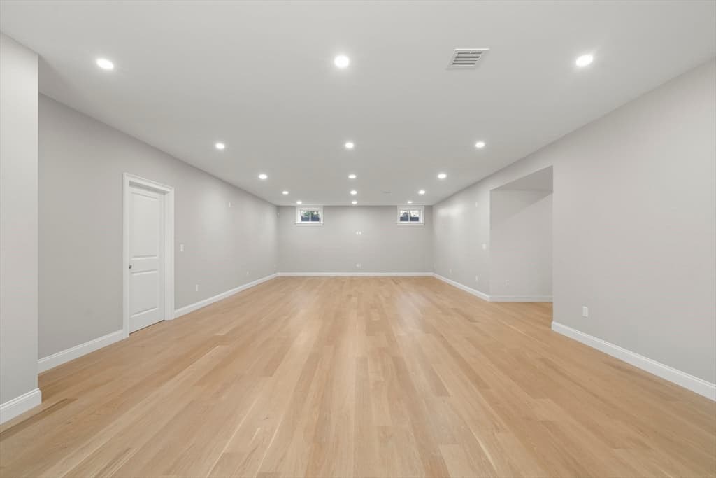 Single Family Residence at 1 Tuttle Lane, Lynnfield MA 01940, Lynnfield, photo 31 of 42