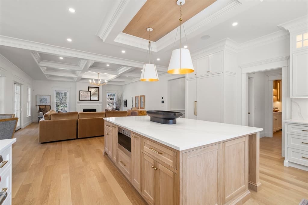 Single Family Residence at 1 Tuttle Lane, Lynnfield MA 01940, Lynnfield, photo 8 of 42