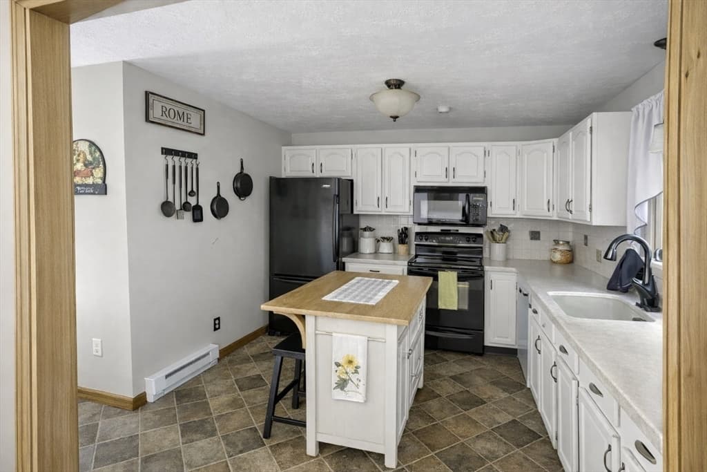 6 Carol Dr # 6, Oxford MA 01540 photo 6
