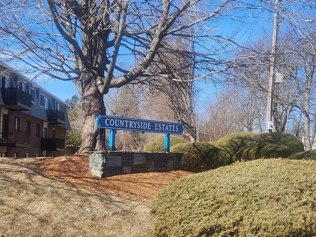 Condominium at 176 Maple Avenue # 26, Rutland MA 01543, Rutland, photo 4 of 14