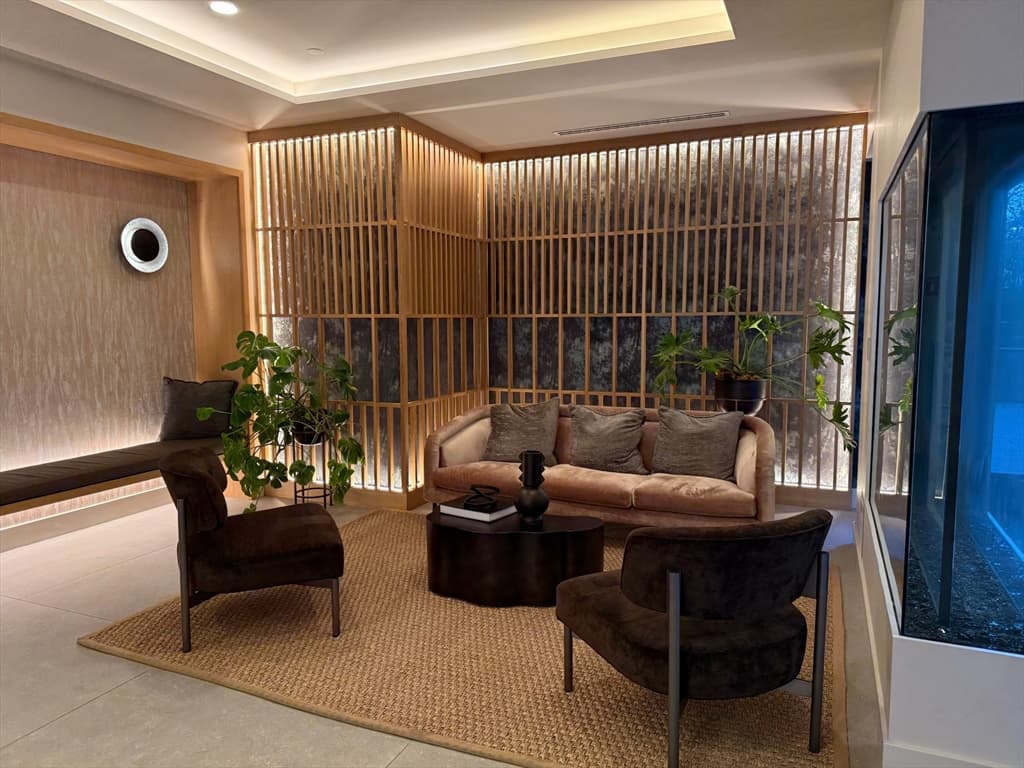 Condominium at 566 Columbus Ave # 404, Boston MA 02118, photo 3 of 34