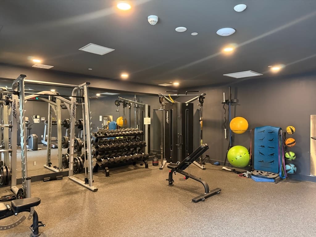 Condominium at 566 Columbus Ave # 404, Boston MA 02118, photo 32 of 34