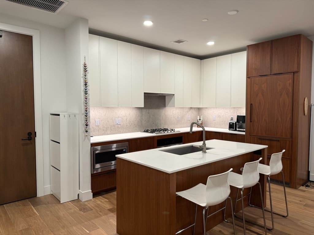 Condominium at 566 Columbus Ave # 404, Boston MA 02118, photo 9 of 34