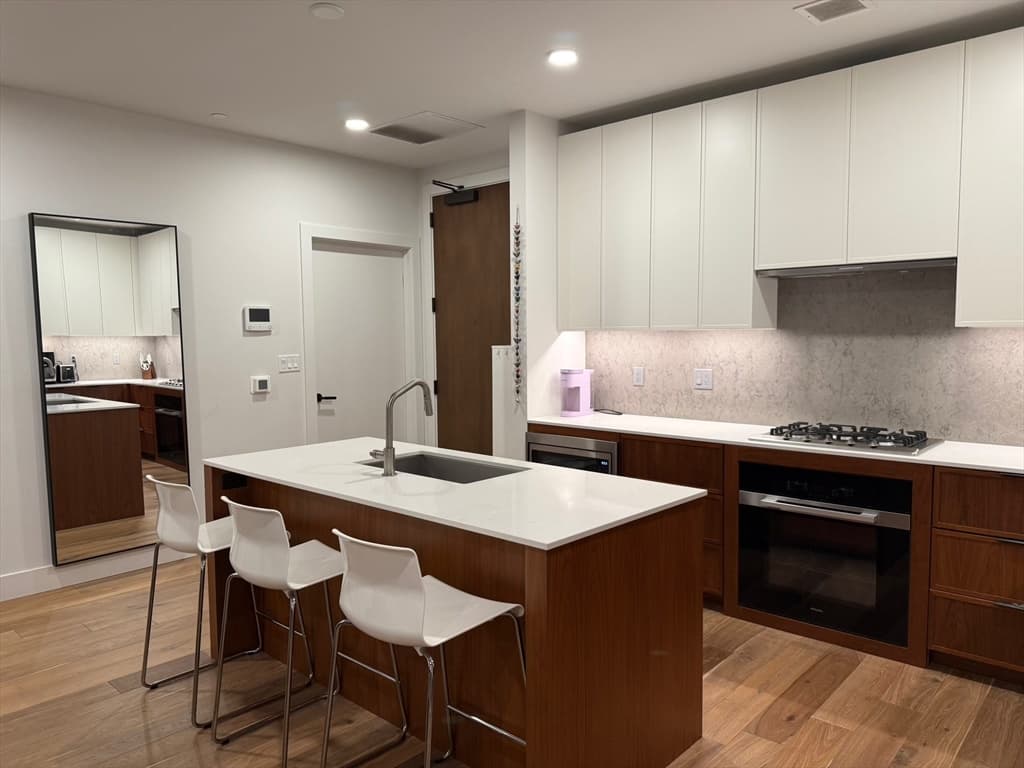 Condominium at 566 Columbus Ave # 404, Boston MA 02118, photo 10 of 34