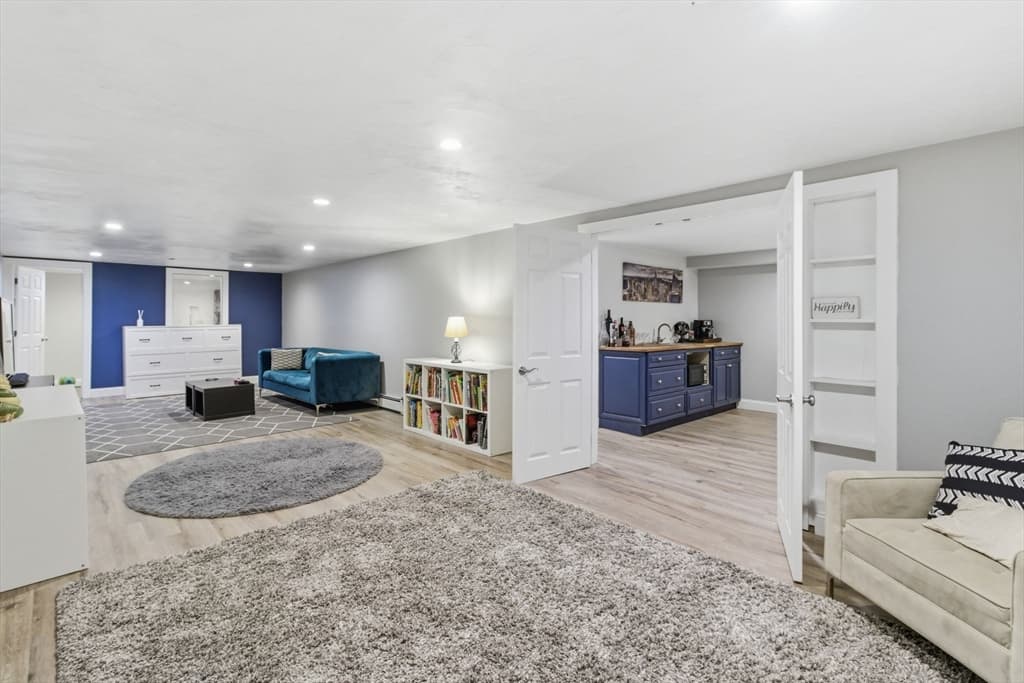 Single Family Residence at 38 White Oak Trl, Barnstable MA 02632, photo 17 of 27