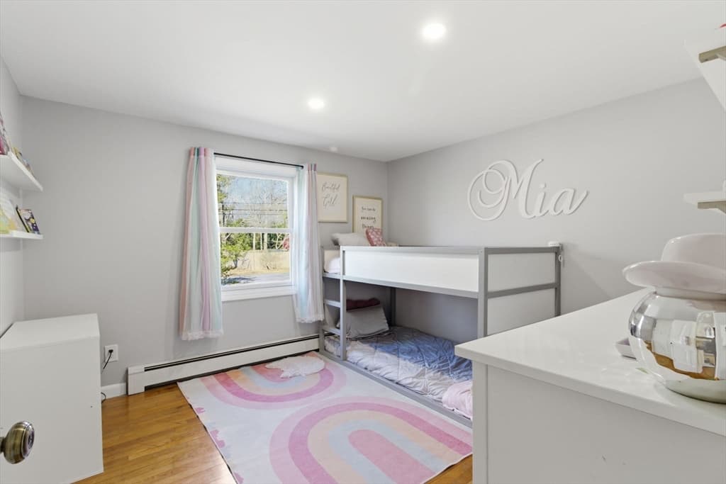 Single Family Residence at 38 White Oak Trl, Barnstable MA 02632, photo 9 of 27