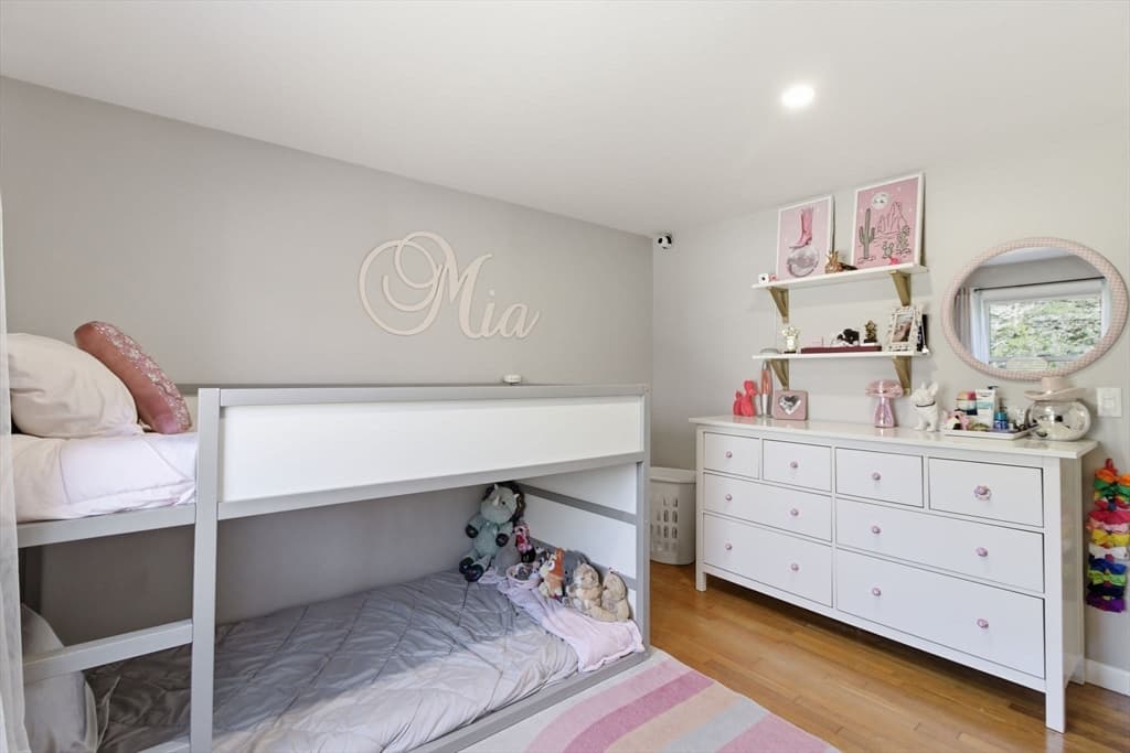 Single Family Residence at 38 White Oak Trl, Barnstable MA 02632, photo 10 of 27