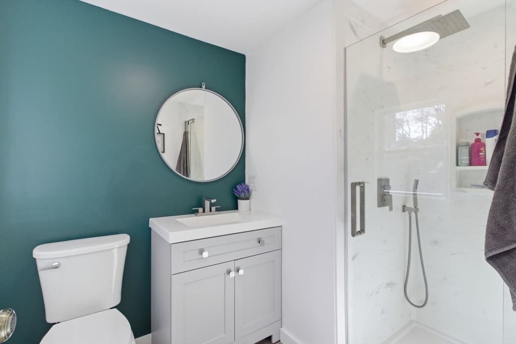 Single Family Residence at 38 White Oak Trl, Barnstable MA 02632, photo 15 of 27