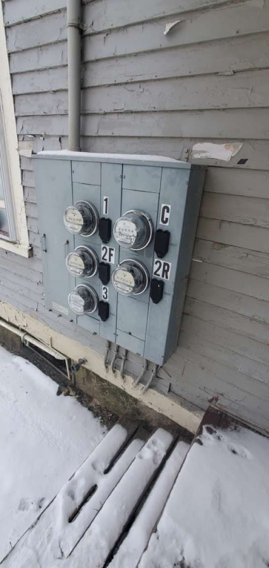 4 Family at 10-12 School Sq., Winchendon MA 01368, photo 17 of 17