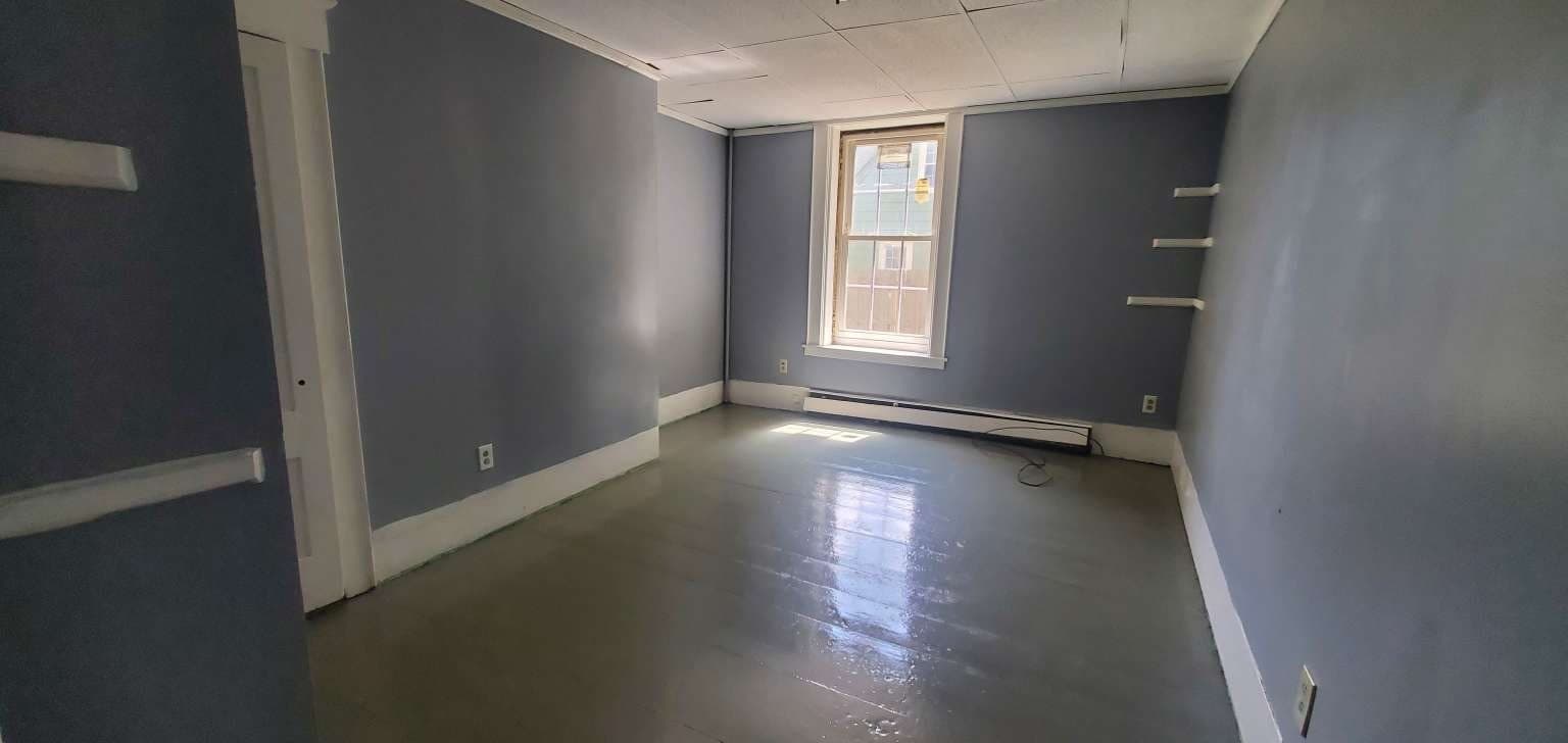 4 Family at 10-12 School Sq., Winchendon MA 01368, photo 11 of 17