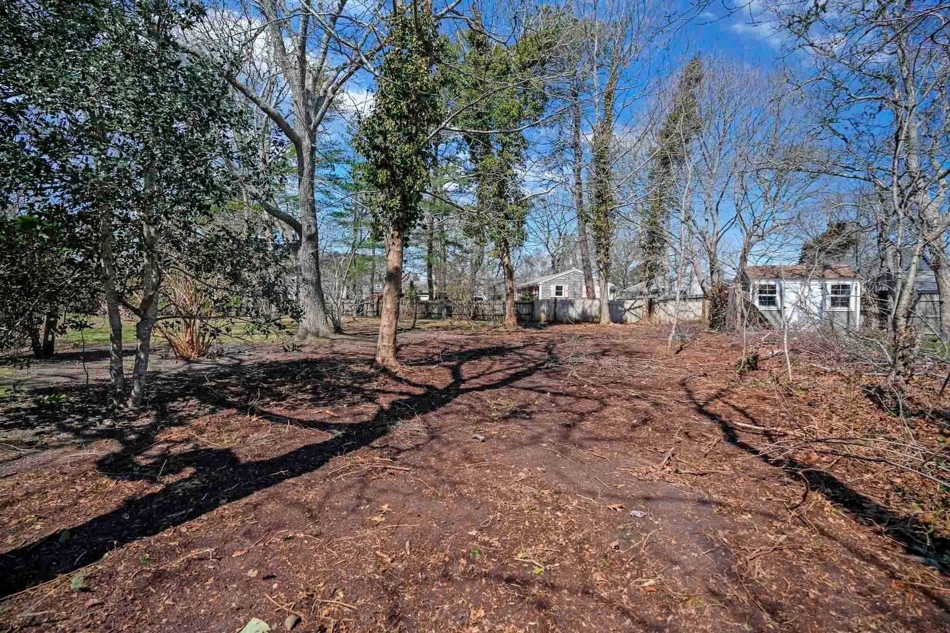 Residential at 15 Chapman La, Edgartown MA 02539, photo 5 of 6