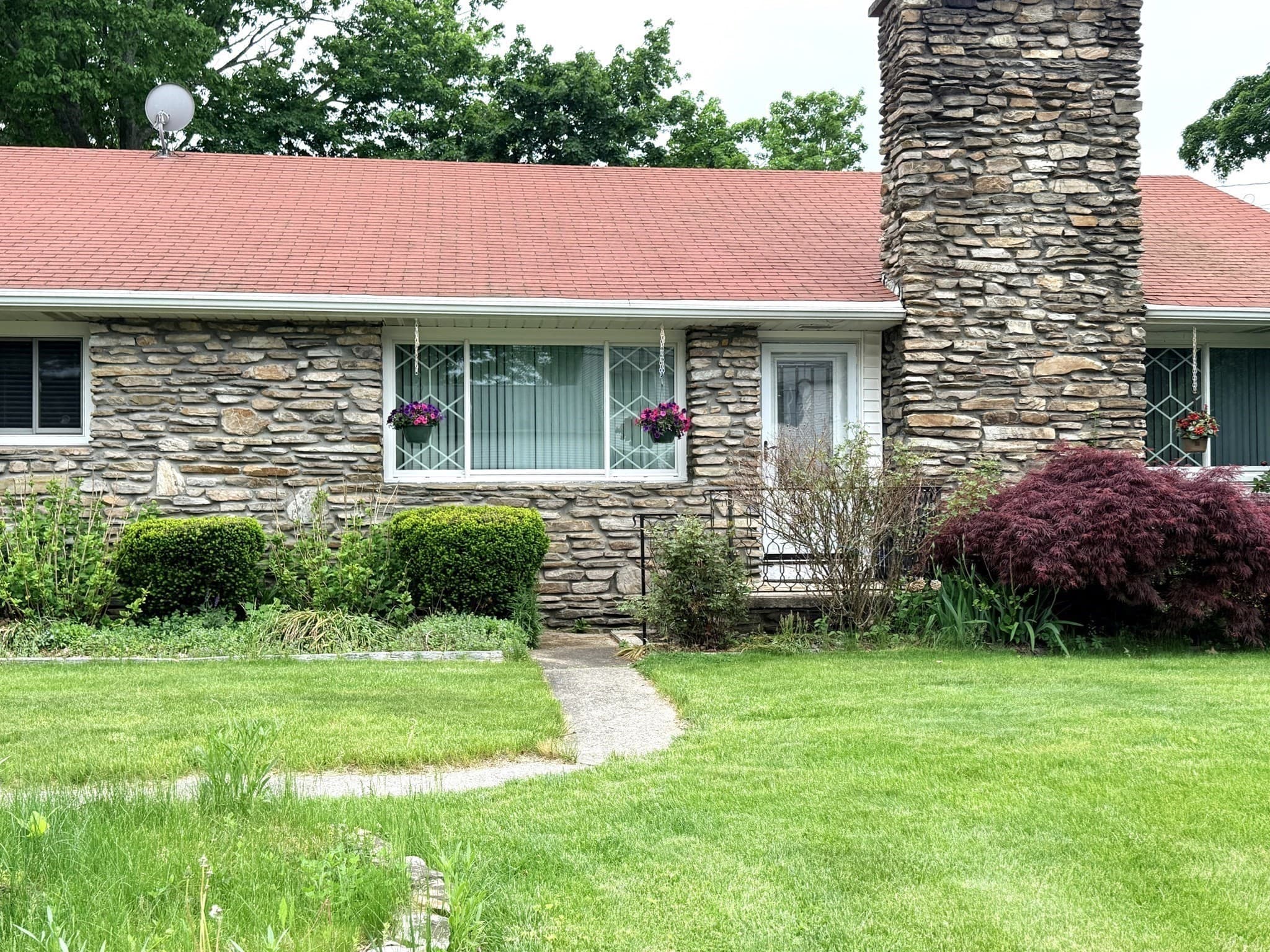 Single Family Residence at 33 Slater Street, Webster MA 01570, photo 6 of 24