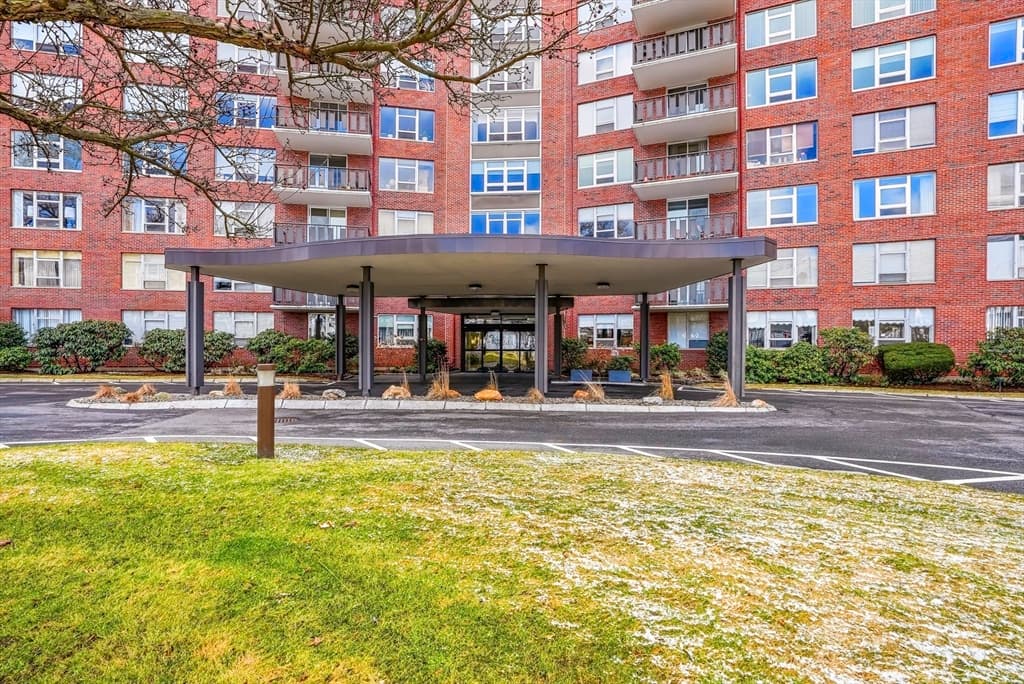 Condominium at 280 Boylston St # 308, Newton MA 02467, Newton, photo 3 of 33