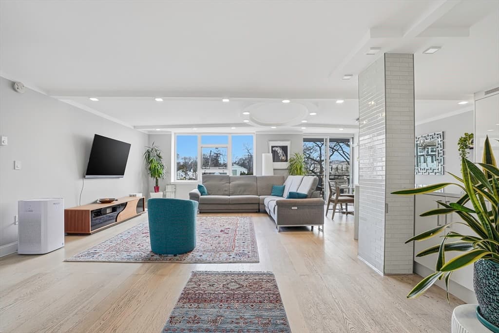 Condominium at 280 Boylston St # 308, Newton MA 02467, Newton, photo 5 of 33