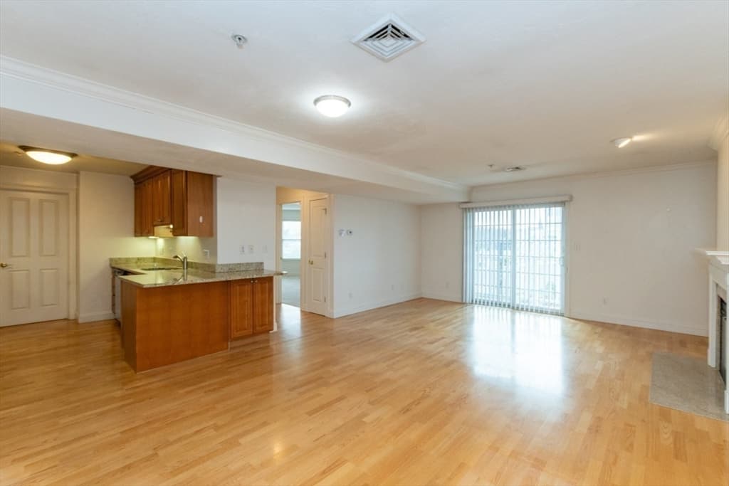 Condominium at 1 Lenox St # 312, Norwood MA 02062, Norwood, photo 12 of 31